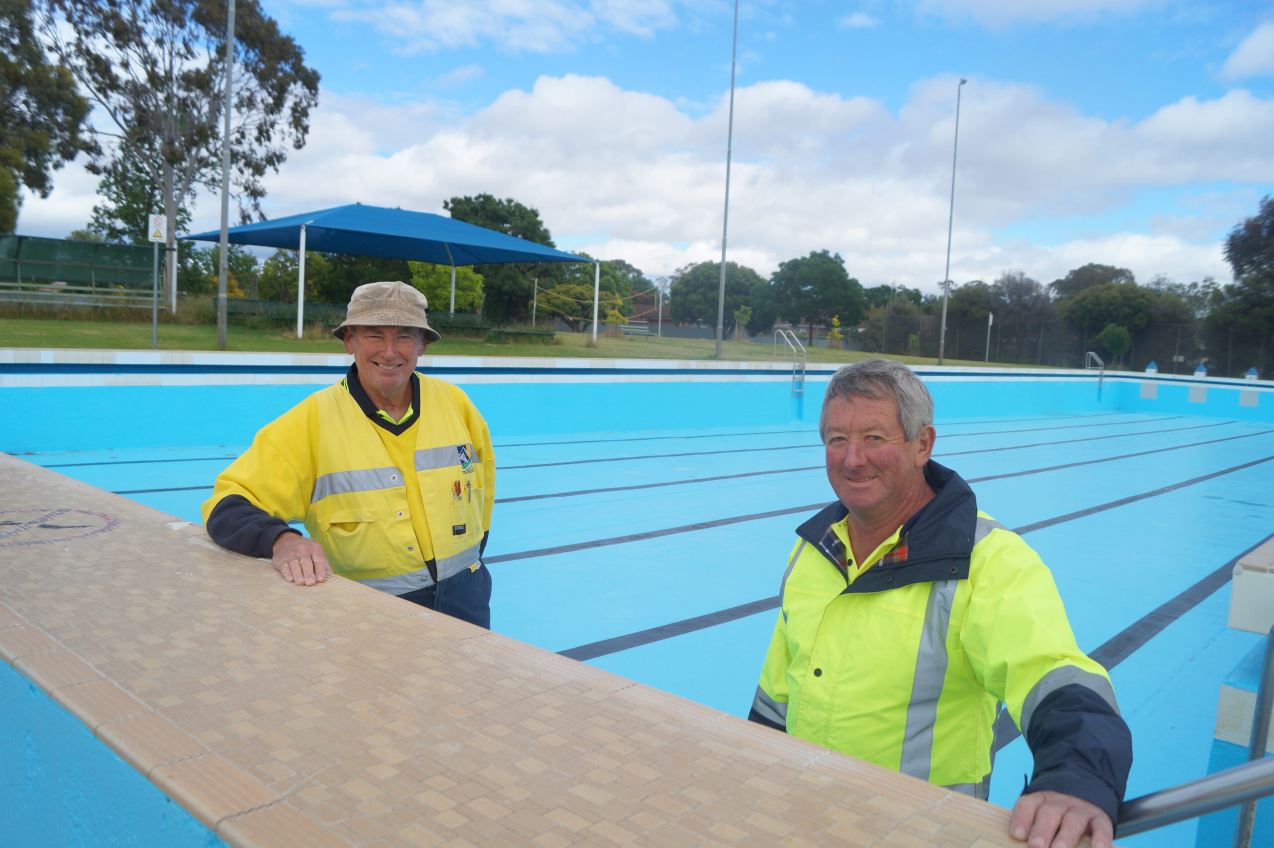 Swimming-pool-maintenance